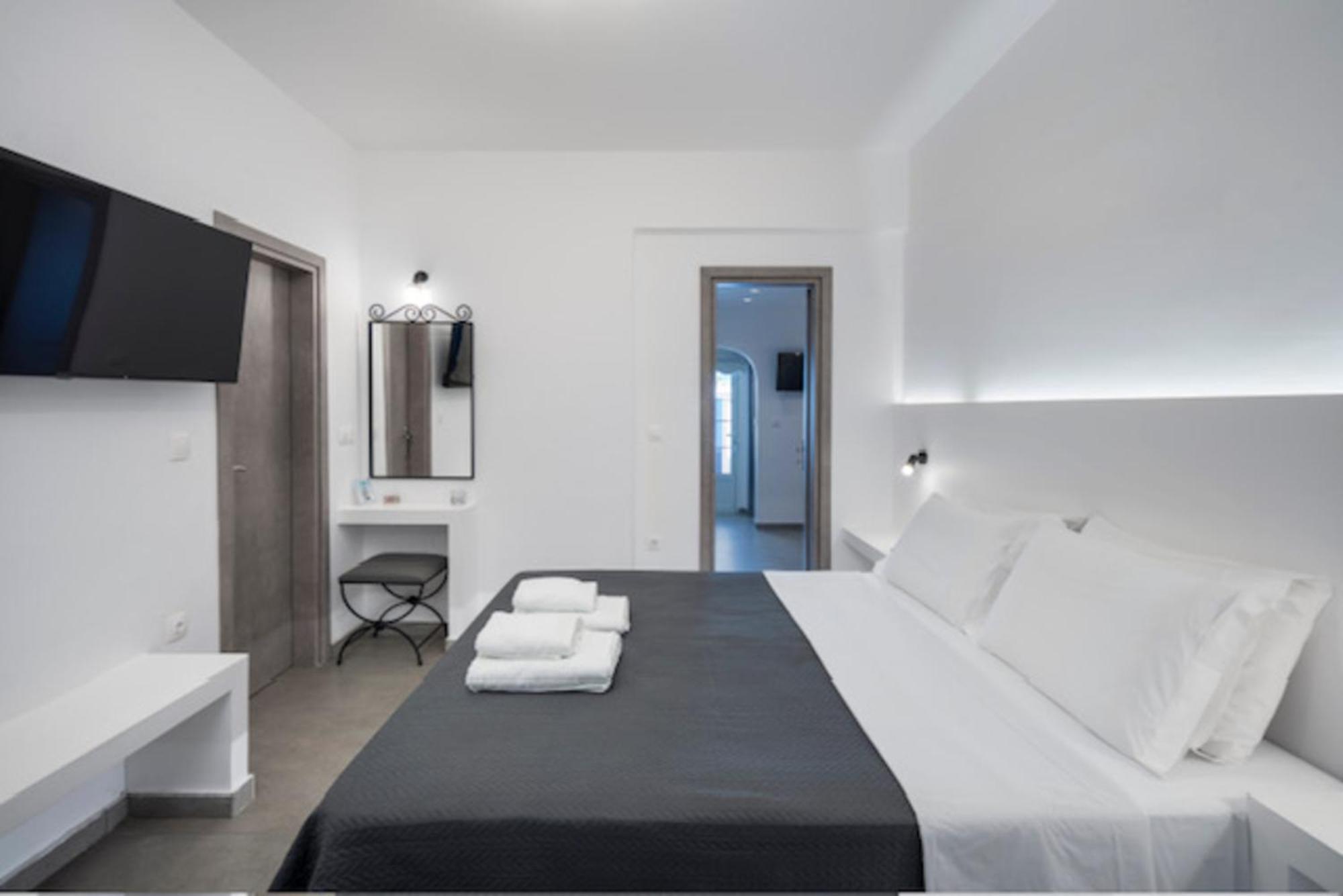 Vassilia On The Beach Serifos Livadakia Exterior photo