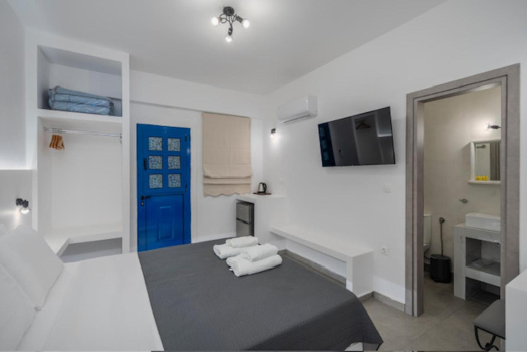 Vassilia On The Beach Serifos Livadakia Exterior photo
